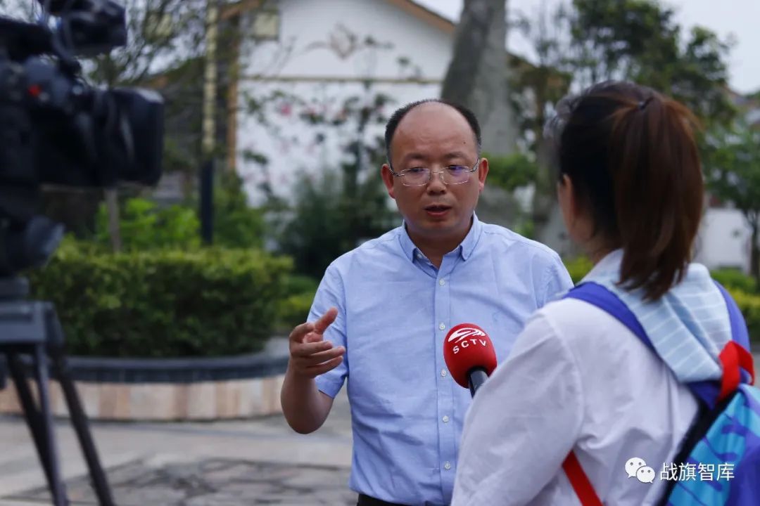 战旗智库伍波院长一行赴隆昌调研,把脉古宇村和响石镇&ldquo;群乐人家&rdquo;